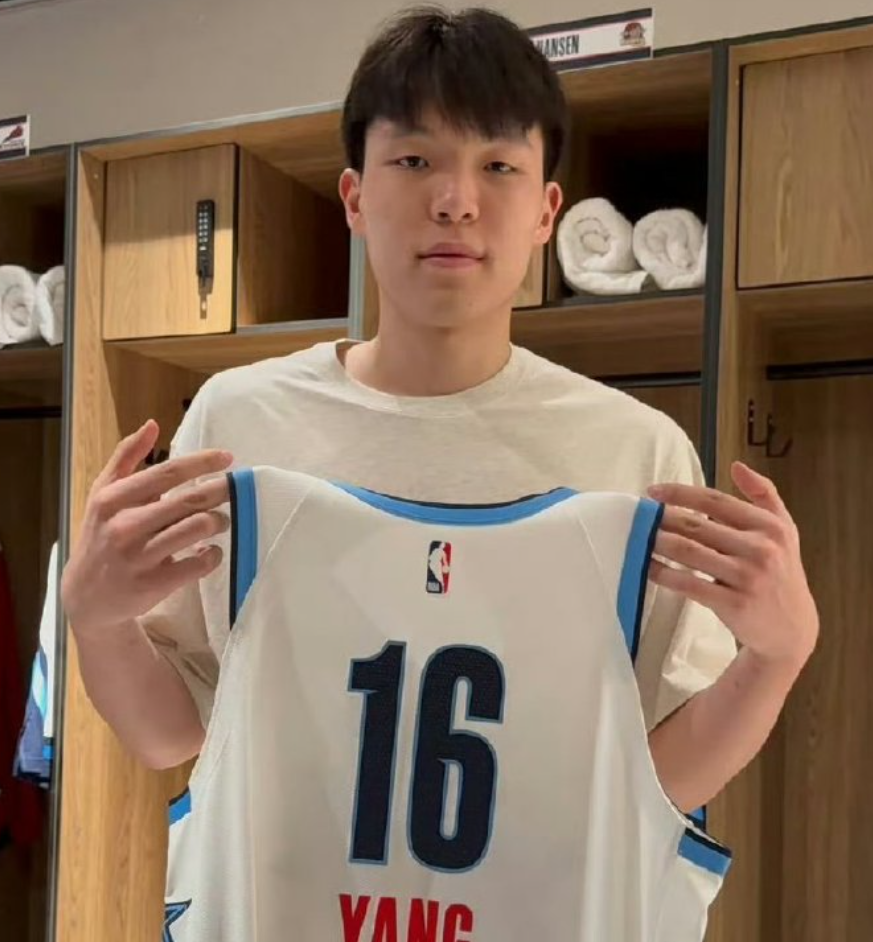 5分钟砍10分！杨瀚森表现出彩，完美亮相全明星